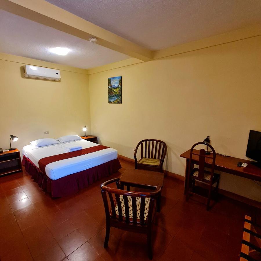 Hotel Austria León Esterno foto