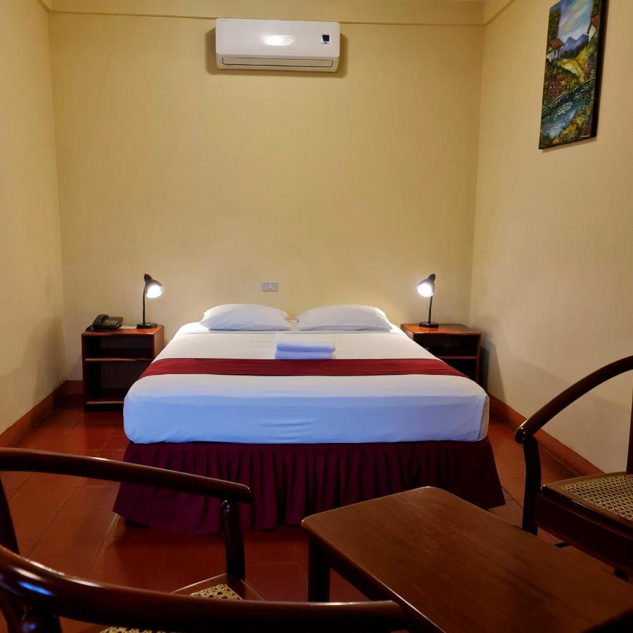Hotel Austria León Esterno foto